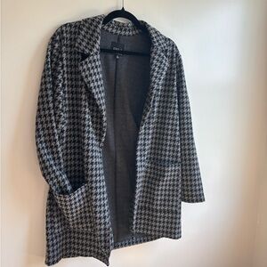 BBJ Los Angeles Black and Grey Houndstooth Knit Blazer with Pockets